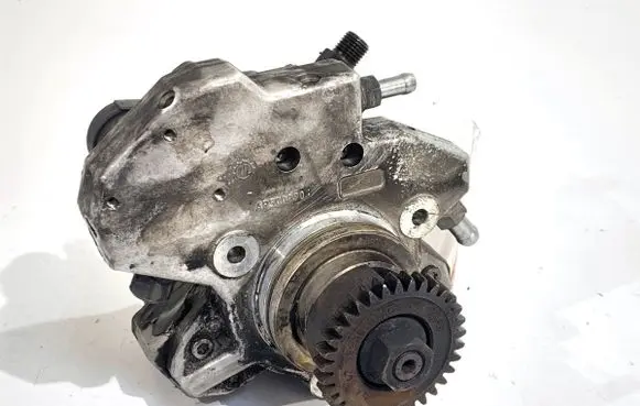 Mercedes-Benz ML W166 Fuel injection high pressure pump A6420701201