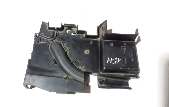 Porsche Cayenne (9PA) Fuse box cover 7L0937555