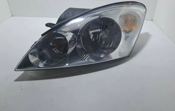KIA Ceed Headlight/headlamp 921011H000