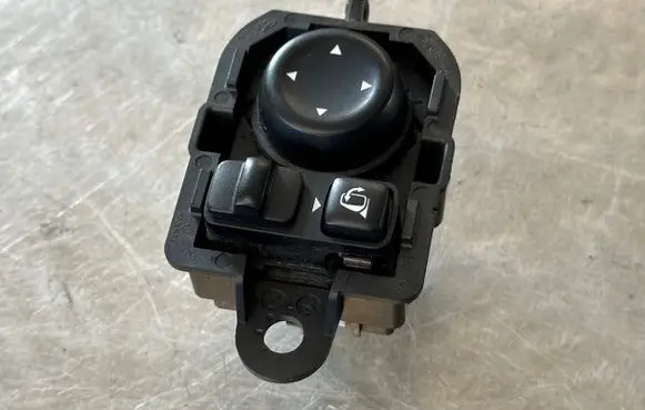 Renault Kadjar Wing mirror switch 255700688R
