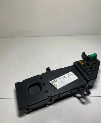 Opel Signum Fuse module 13181984 13199490
