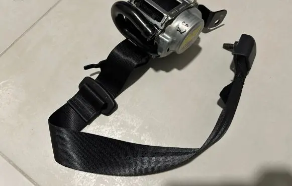 Volkswagen Amarok II Rear seatbelt MB3B26611E51BD