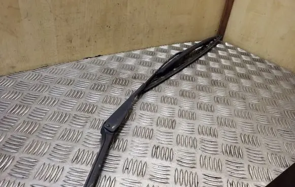 Opel Vivaro Front wiper blade arm 7700311585