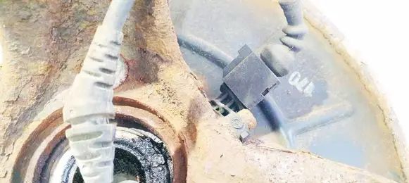 Volkswagen Golf V ABS brake wheel speed sensor 