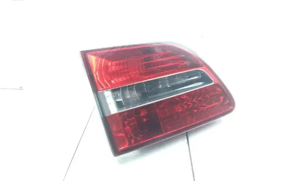 Tailgate rear/tail lights