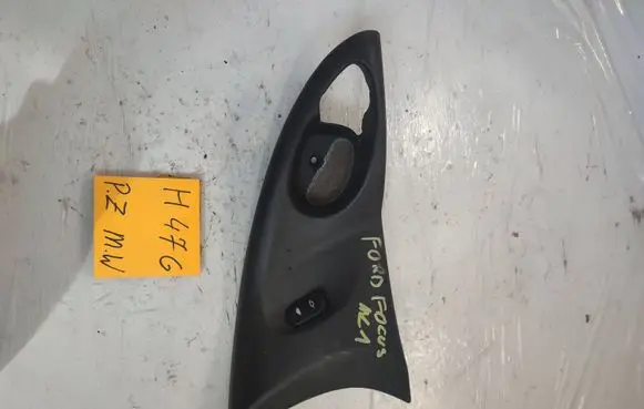 Ford Focus Electric window control switch 7464461