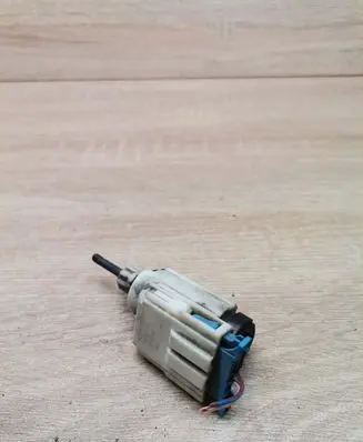 Audi A4 S4 B7 8E 8H Brake pedal sensor switch 8E0927189B