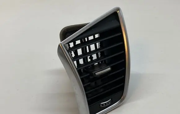 Audi Q5 SQ5 8R Dashboard side air vent grill/cover trim 8R2820901E