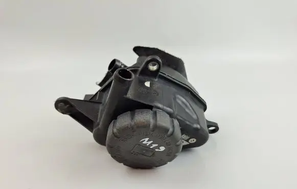 Mercedes-Benz SLC R172 Coolant expansion tank/reservoir A2742000385