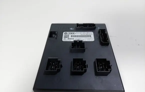 Audi A4 S4 B8 8K Comfort/convenience module 8K0907063DB