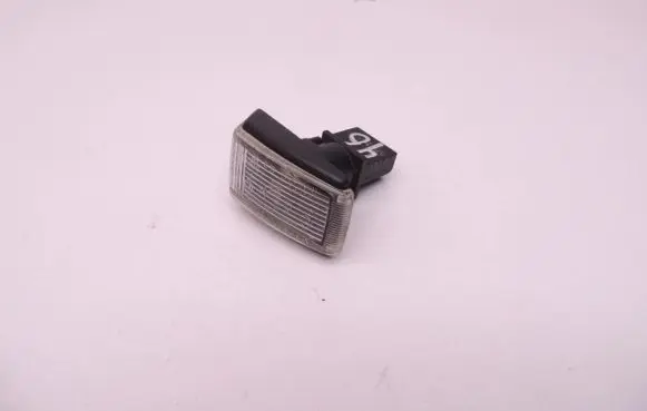 Volvo S40, V40 Front fender indicator light D46