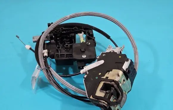 Peugeot 1007 Front door lock 9649879580 IMPRK1448479