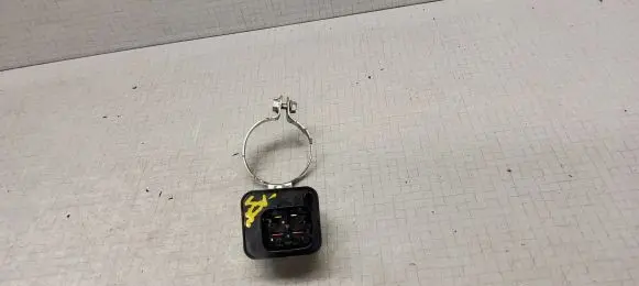 Toyota Aygo AB10 Fuel pump relay 2834140010 1538000120