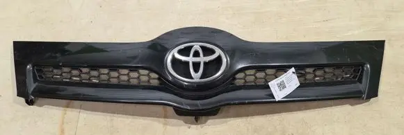 Toyota Corolla Verso AR10 Front bumper upper radiator grill 5311707010 531110F020