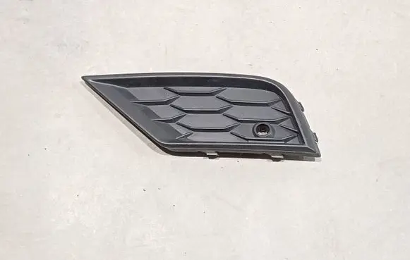 Volkswagen Tiguan Front bumper lower grill 5NA853665A