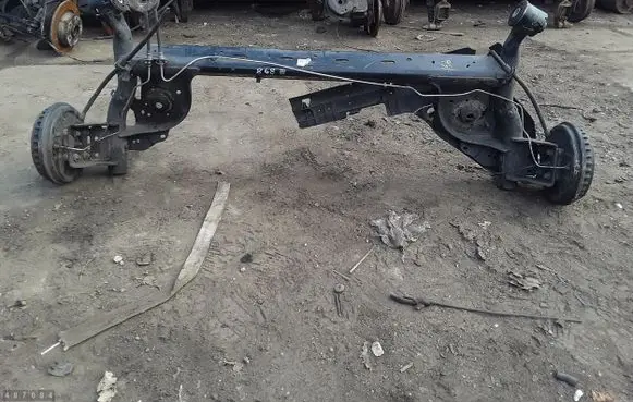 Renault Sandero II Rear axle beam 555013360R