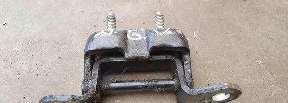 Nissan Qashqai Rear door upper hinge