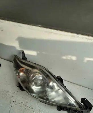 Mazda 5 Headlight/headlamp P4998