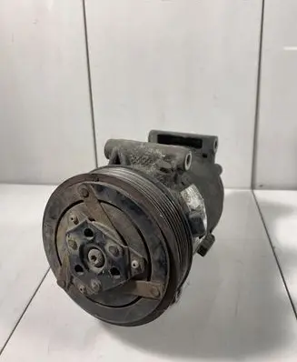 Renault Scenic I Air conditioning (A/C) compressor (pump) 8200457418