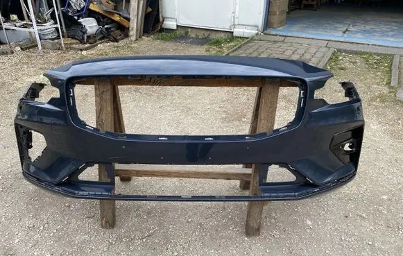 Volvo V60 Front bumper 31690530