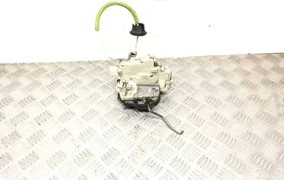 Audi A3 S3 8P Rear door lock 4F0839015 131006188