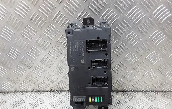 BMW 1 F20 F21 Engine control unit/module 927982401