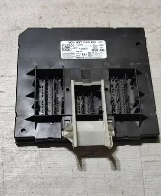 Volkswagen Touran III Central body control module 5Q0937086CG F005V03149