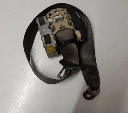 Audi A6 S6 C5 4B Rear seatbelt 4B9857805 3302578