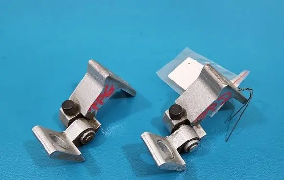 Volkswagen PASSAT B8 Front door hinge set 8X0831404E IMPRK1571332