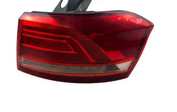 Volkswagen PASSAT B8 Rear/tail lights 3G9945312