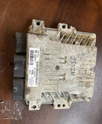 Ford Focus Engine control unit/module BV6112A650AXL S180133039