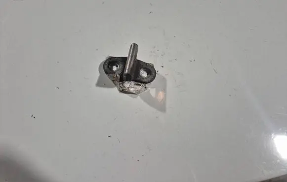 Fiat Punto (188) Front door lock loop/hook striker 