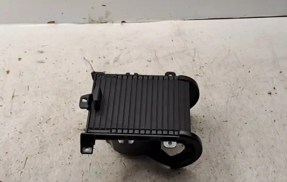 Cup holder front