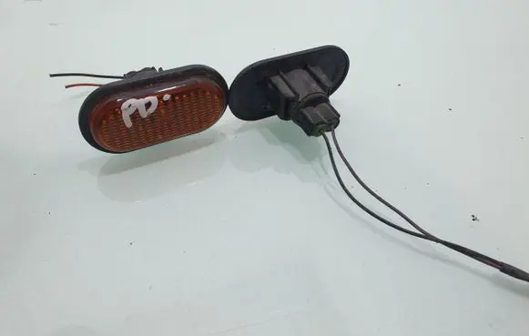 Opel Vivaro Front fender indicator light