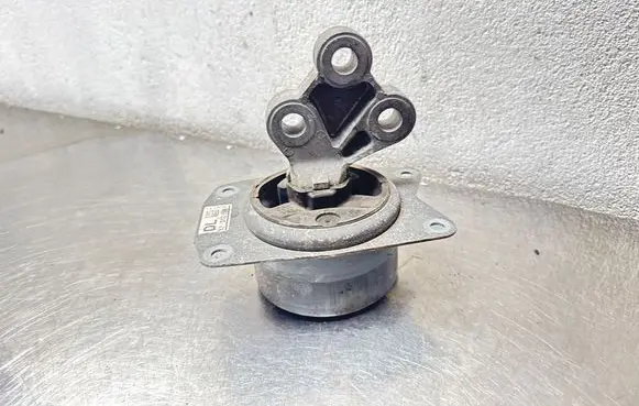 Opel Insignia A Engine mount bracket 13312098