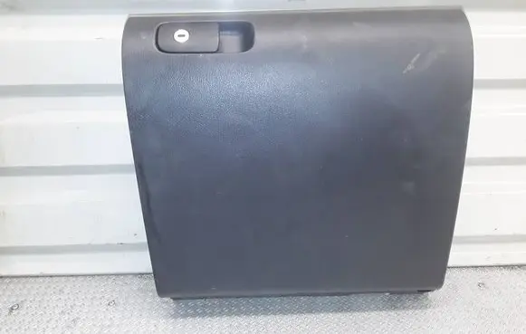 Volkswagen Tiguan Glove box 5M1857097Q