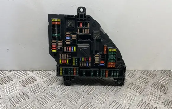 BMW 7 F01 F02 F03 F04 Fuse module 9151322