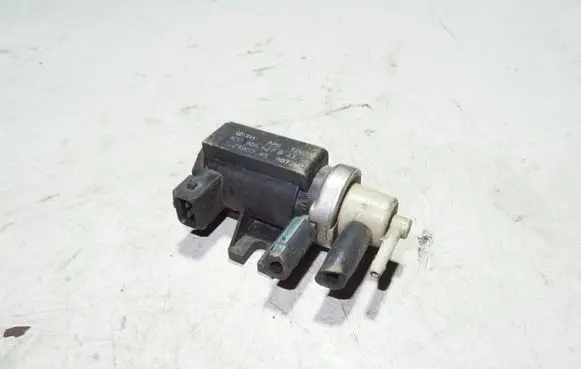 Audi A6 S6 C5 4B Turbo solenoid valve 8D0906627B