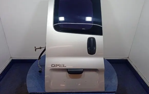 Opel Vivaro Rear door 