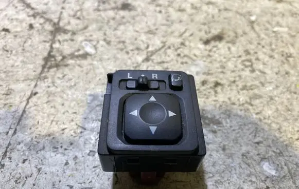 Mitsubishi Outlander Wing mirror switch 183569