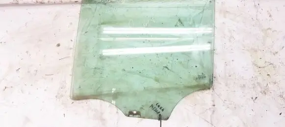 Mazda 2 Rear door window glass