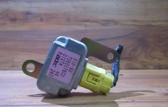 Mazda Xedos 9 Airbag deployment crash/impact sensor t06057kc0 0127a44