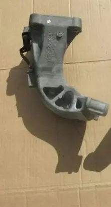 Mercedes-Benz E W211 Engine mounting bracket A6422230704