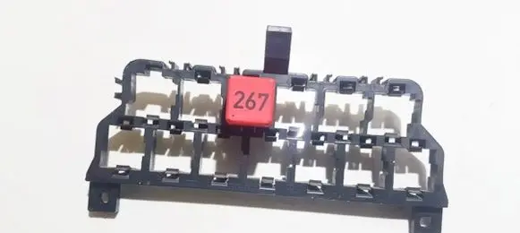Volkswagen PASSAT B5 Other relay 8d0937503e