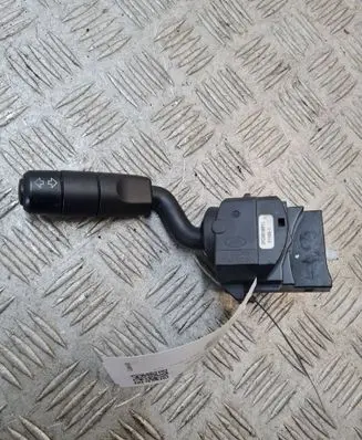 Land Rover Discovery 3 - LR3 Indicator stalk XPC500100PVJ