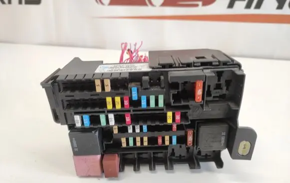 Renault Laguna III Fuse module 8200758803B 78837
