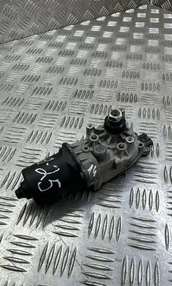 Honda CR-V Wiper motor 2Y01C013