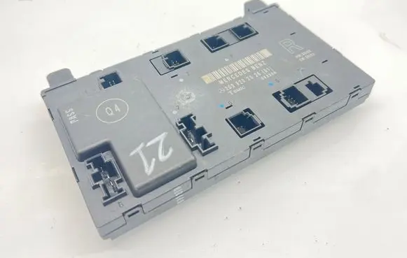 Mercedes-Benz CLK A209 C209 Door control unit/module 2098202026