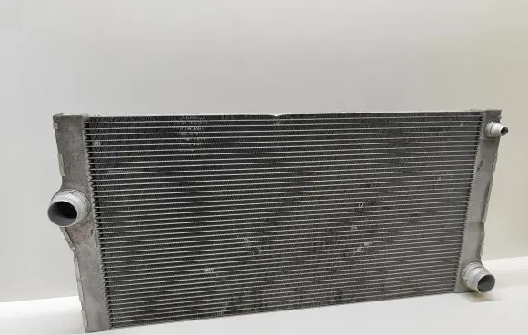 BMW 5 F10 F11 Coolant radiator 8509176 17118509176 1711850917601