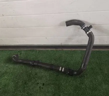 Engine coolant pipe/hose